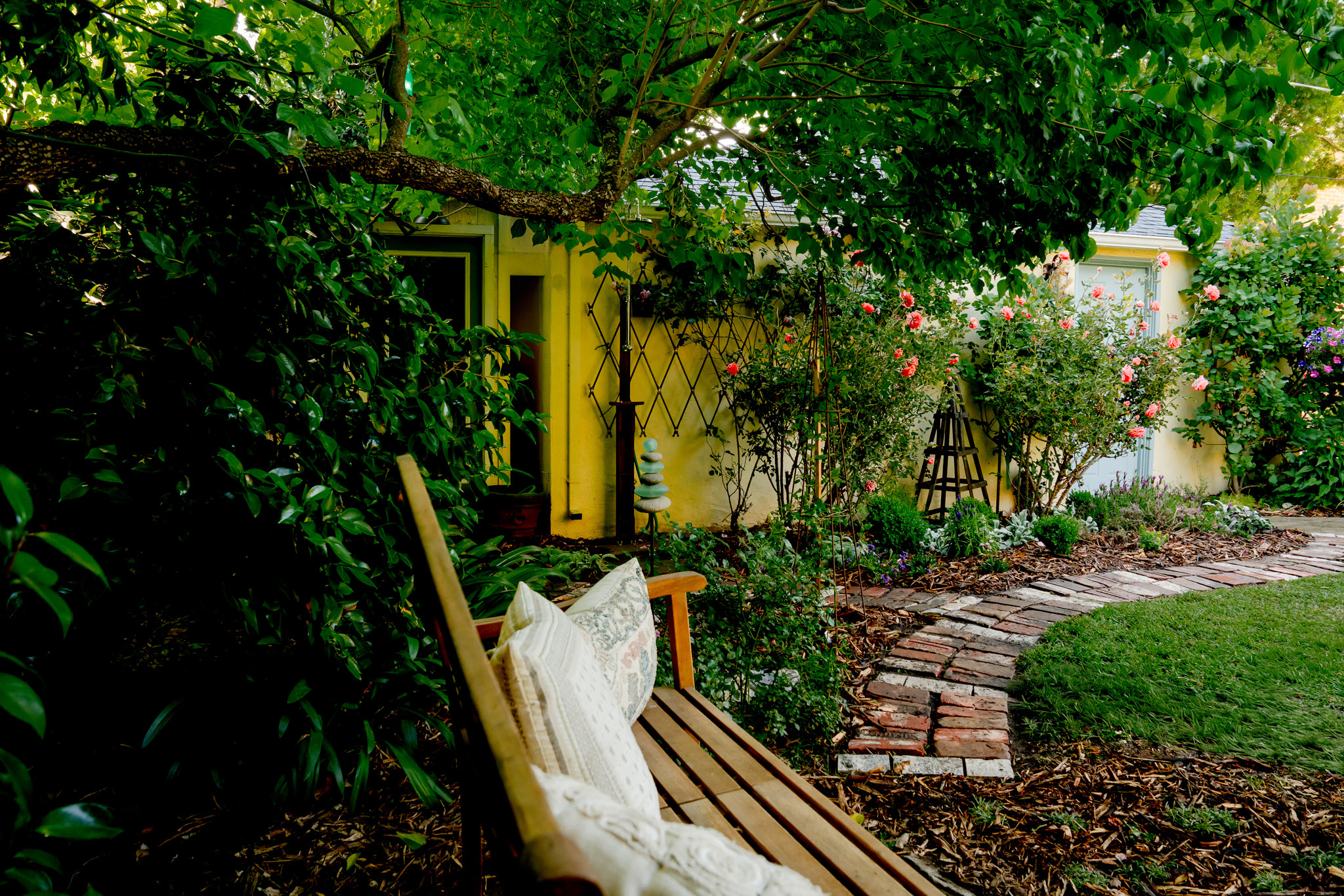Foothill meadow residence, photograph 13