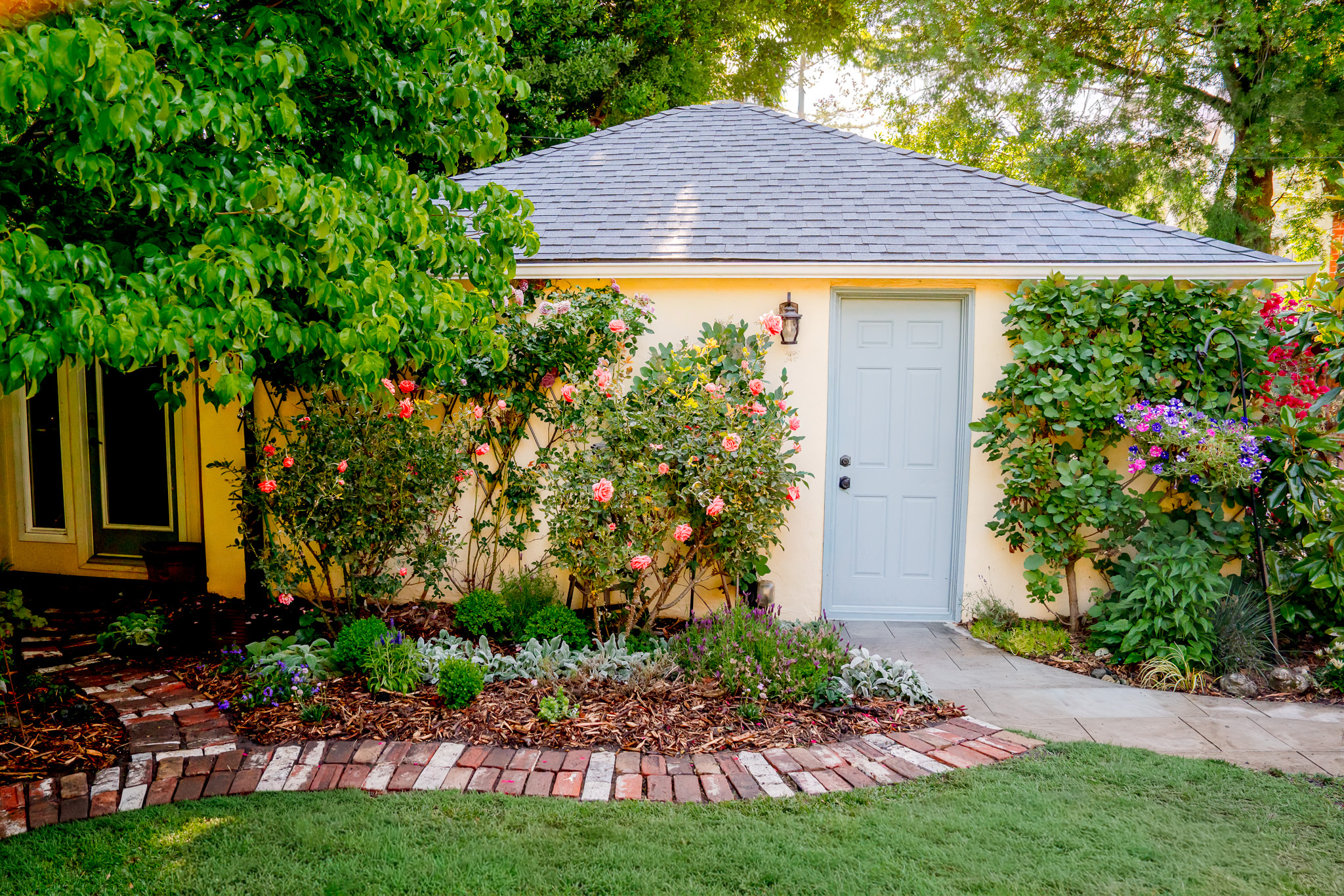 Foothill meadow residence, photograph 9