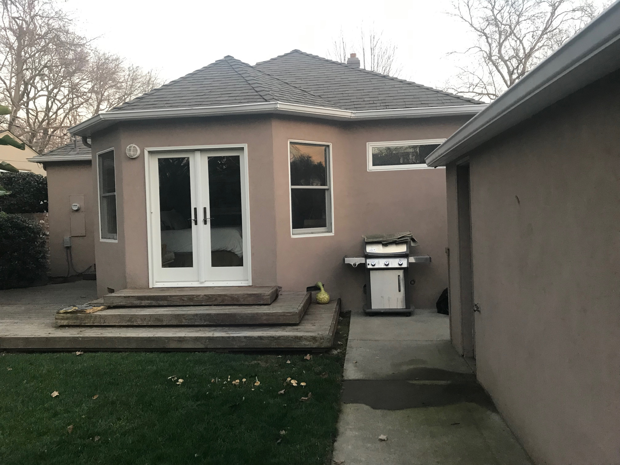 Kim residence, photograph 15